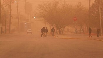 Fuerte tormenta de polvo afecta actividades en Hermosillo