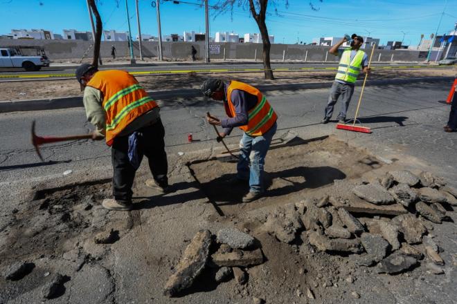 Hermosillo refuerza reparación de calles en Puerta Real